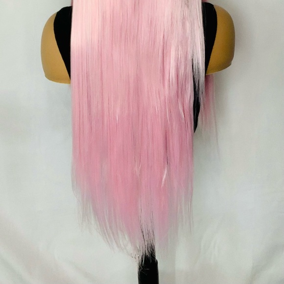 28” Ombre Bubble Gum Pink 13x2.5 Lace Front Synthetic Wig - Picture 10 of 10